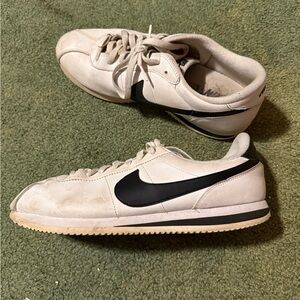 Nike Men's Cream and Black Sneakers